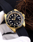 SUBMARINER DATE 40 GOLD CASE RUBBER STRAP