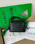 BV LOOP MINI 17CM BLACK CALFSKIN