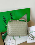 BV LOOP SMALL 23CM KHAKI CALFSKIN