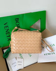 BV LOOP SMALL 23CM BEIGE CALFSKIN