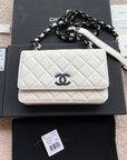 CC Classic Woc 20cm White Grained Calfskin Black Hardware
