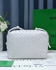 BV LOOP SMALL 23CM WHITE CALFSKIN