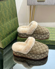 GG MOLLY MULE IN PEANUT BROWN MONOGRAM JACQUARD FABRIC AND SHEARLING LINING