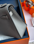 HM Kelly Pochette 22cm Smoke Gray Swift Silver Hardware