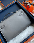 HM Kelly Pochette 22cm Smoke Gray Swift Silver Hardware