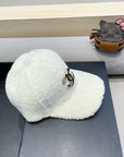 BASEBALL HAT IN WHITE LAMB FUR 424251