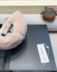 BASEBALL HAT IN LIGHT PINK LAMB FUR 424252