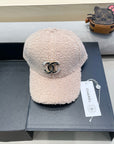 BASEBALL HAT IN LIGHT PINK LAMB FUR 424252