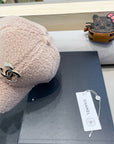 BASEBALL HAT IN LIGHT PINK LAMB FUR 424252