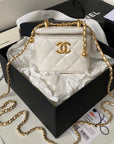 CC VANITY CASE 11 WHITE LAMBSKIN GOLD HARDWARE