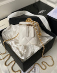 CC VANITY CASE 11 WHITE LAMBSKIN GOLD HARDWARE