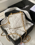 CC VANITY CASE 11 WHITE LAMBSKIN GOLD HARDWARE