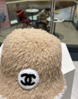 BUCKET HAT IN CAMEL BEIGE MIX WHITE LAMB FUR 420890