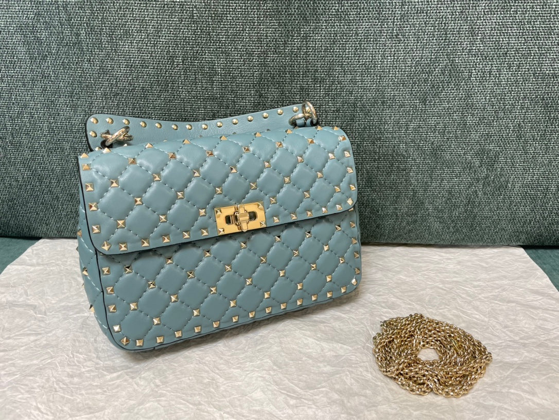 garavani rockstud spike medium 24cm azure lambskin