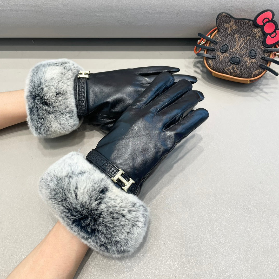 HM Glove In Black Lambskin With Rabbit Fur Lining 353541