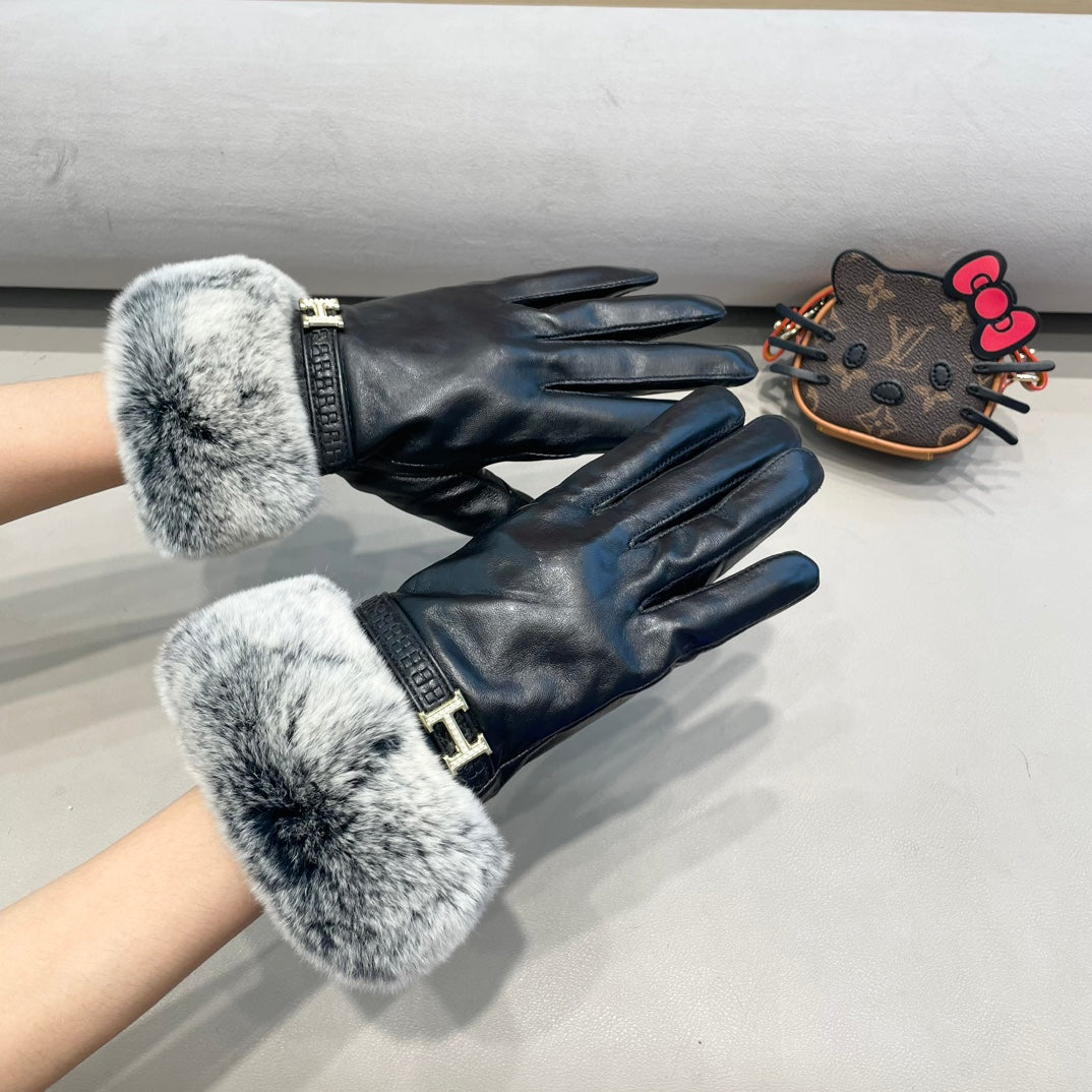 HM Glove In Black Lambskin With Rabbit Fur Lining 353541