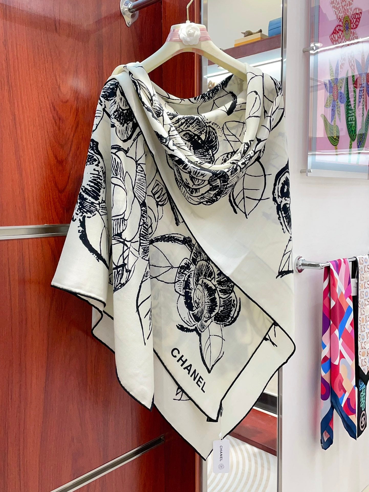 CC Square Scarf 140 CM In White Black Cashmere And Silk 416900