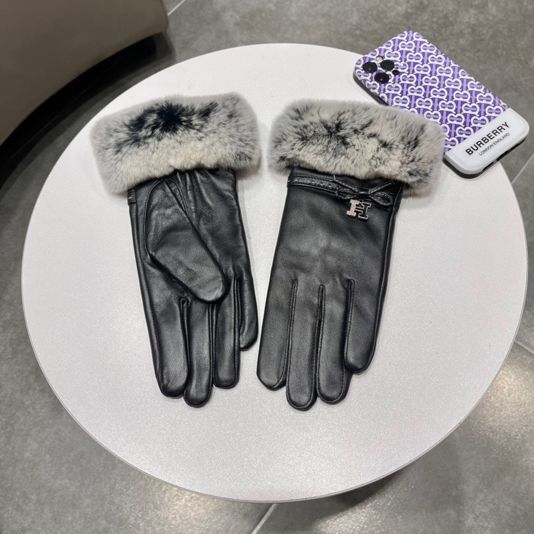 HM Glove In Black Lambskin With Rabbit Fur Lining 113709