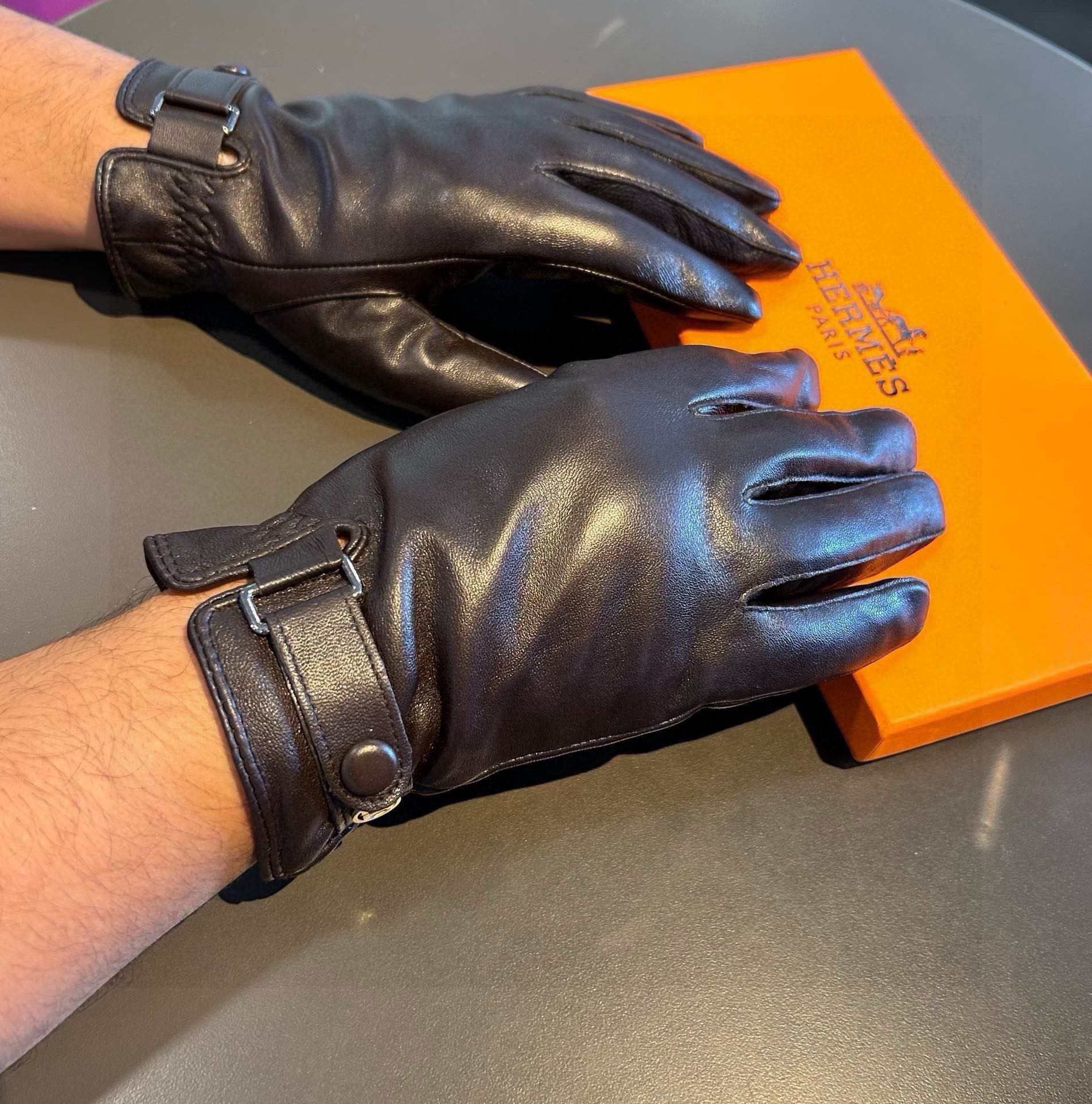 HM Glove Black Lambskin 470714