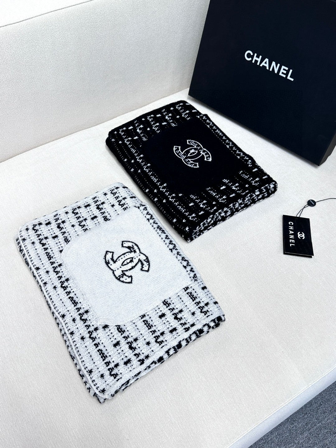 CC Scarf 180 CM In White Black Cashmere 421360