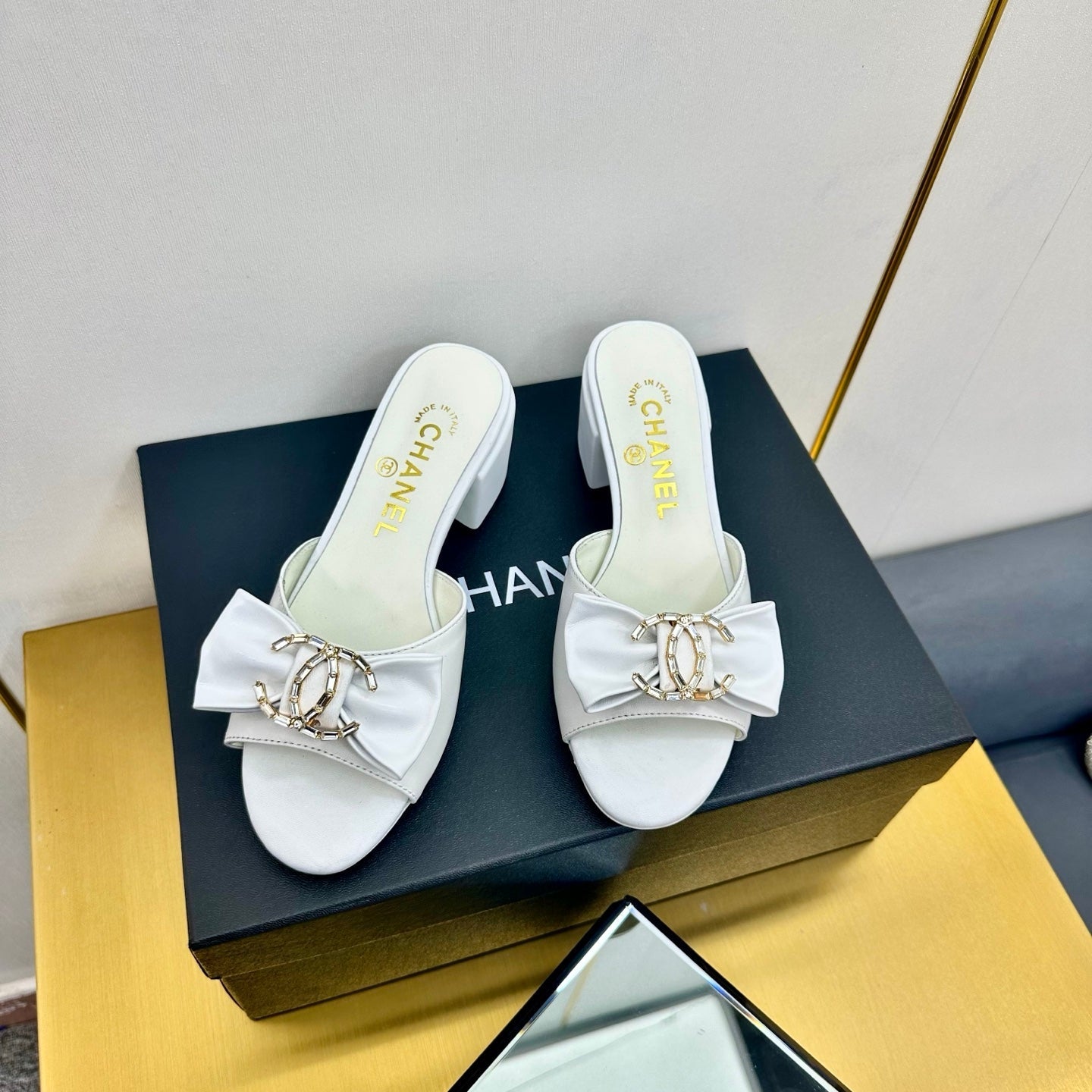 CC 25 Mid Heel Mules White Sheepskin 238475