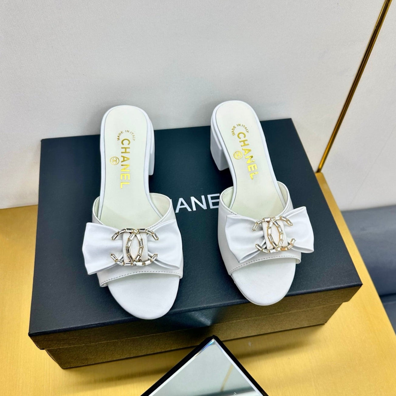 CC 25 Mid Heel Mules White Sheepskin 238475